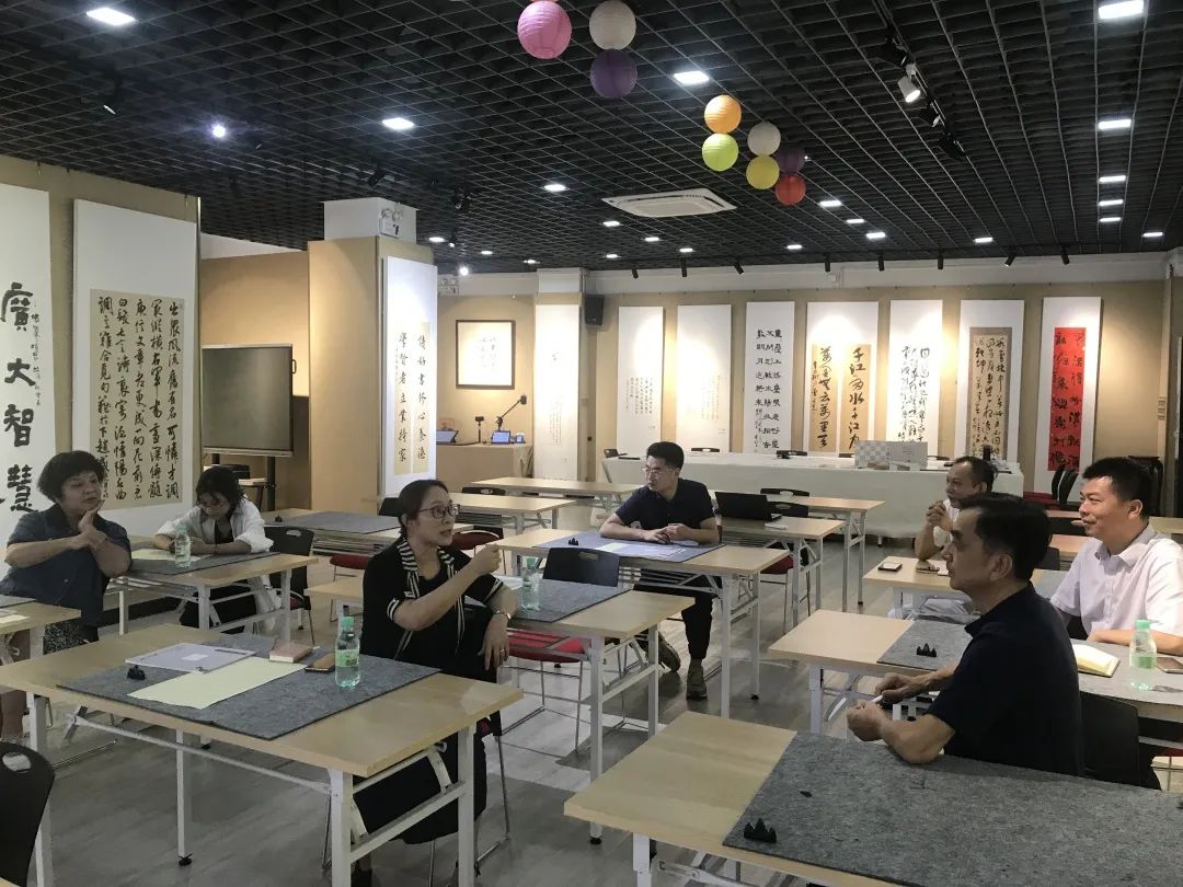 黄埔区图书馆馆长孔玉华、副馆长刘波一行莅临逅艺文化考察指导